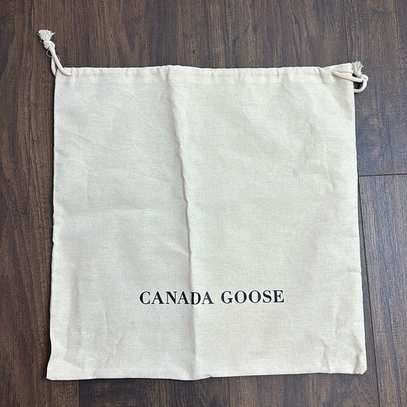 17”x17” Canada Goose Dust Bag - Picture 1 of 2